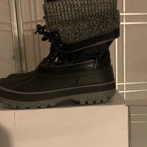 Black and Gray Winter Boots
